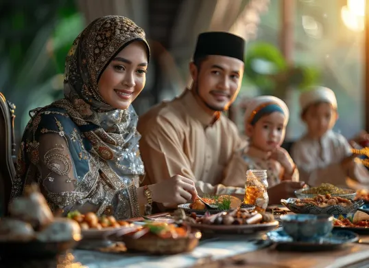 Ilustrasi. Adab bertamu saat Lebaran atau Idul Fitri menurut Islam. (Sumber: Freepik)