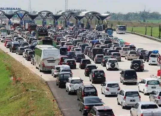 Ilustrasi. Pemerintah merilis jadwal resmi rekayasa lalu lintas mudik Lebaran 2026 di Tol Trans Jawa dan jalur utama lainnya. (Sumber: Istimewa)