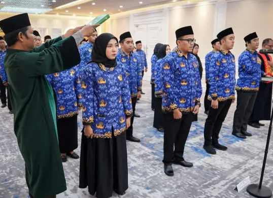 Simak syarat jadi PPPK paruh waktu bagi honorer tahun 2025. Ada 5 kriteria khusus yang berhak ikut seleksi tahap 2 ini. Pelajari proses pengangkatannya di sini! (Sumber: kemenag.go.id)