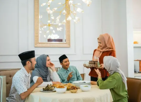 Hindari kemacetan saat liburan Lebaran 2025 dengan 4 tips praktis ini. (Sumber: Pinterest/Afam Uche | Personal Growth | Self Care + Self Improvement)