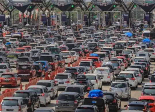 Ilustrasi volume kendaraan arus mudik Idul Fitri 2025. (Sumber: UMJ)
