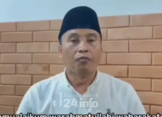 Kades Klapanunggal, Ade Endang Saripudin akhirnya meminta maaf seusai surat permohonan THR Rp165 juta viral. (Sumber: Tangkap Layar Instagram/@jabodetabek24info)