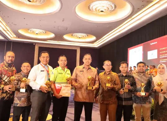 Wali Kota Bekasi, Tri Adhianto, saat menghadiri ajang Top BUMD Awards 2025 di Dian Ballroom, Hotel Raffles Jakarta, Senin 28 April 2025, lalu. (Sumber: bekasikota.go.id)
