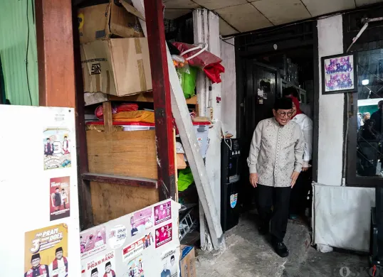 Pramono Anung Tinjau Pemukiman Padat Penduduk Cideng
