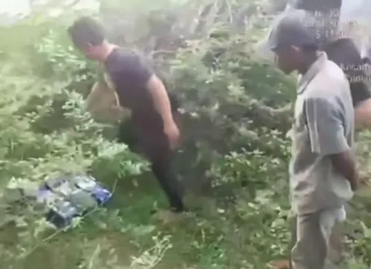 Viral, Seorang Kakek Simpan Narkoba Jenis Sabu Sebanyak 57 Kg di Semak-semak. (Sumber: Tangkap layar Instagram/@medsosmedan.id)
