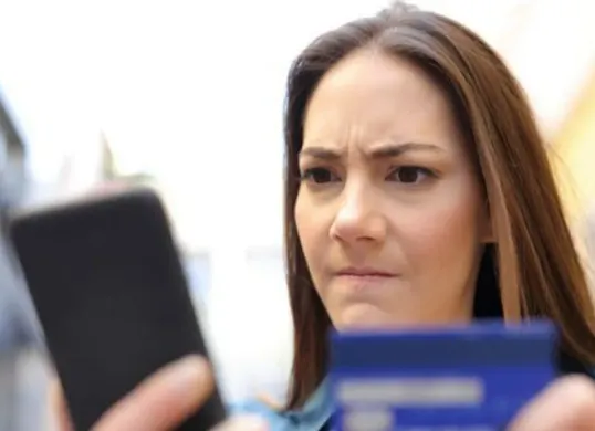 Kelebihan dan kekurangan pinjaman online legal tanpa BI checking. (Sumber: Pinterest)