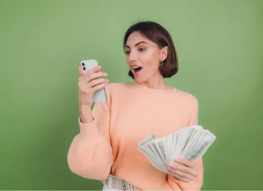 Berikut 5 aplikasi pinjaman online resmi yang terdaftar di OJK, aman, dan langsung cair ke rekening. (Sumber: Freepik)
