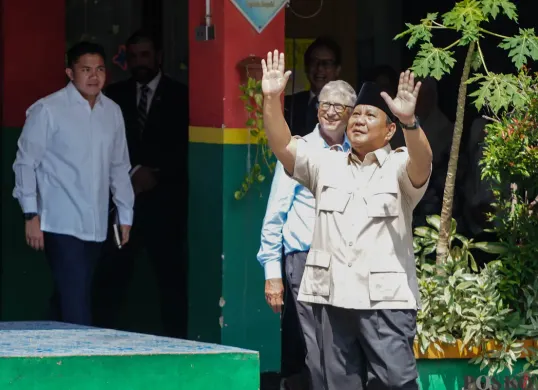 Prabowo Ajak Bill Gates Tinjau Makan Bergizi Gratis