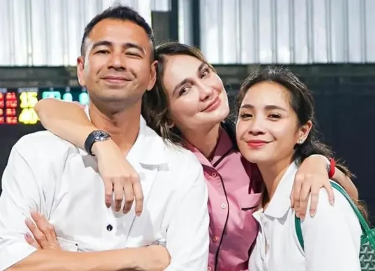 Ternyata pasangan ini yang menjadi Mak Comblang dari Luna Maya dan Maxime Bouttier hingga akhirnya memilih menikah. (Sumber: Instagram/@raffinagita1717)