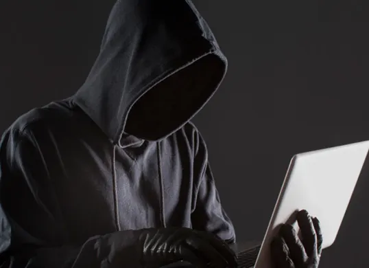 Data pribadi nasabah pinjol legal diduga bocor dan tersebar di Facebook. (Sumber: Cairin)
