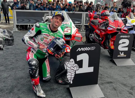 Johann Zarco mengukir sejarah sebagai pembalap tuan rumah yang jadi juara MotoGP Prancis sejak tahun 1954. (Sumber: Instagram @lcr.team)