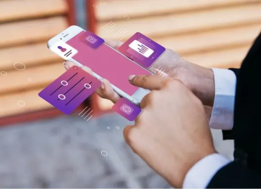 Cek sekarang daftar pinjol ilegal, hindari risiko berbahaya aplikasi tidak resmi. (Sumber: Freepik)