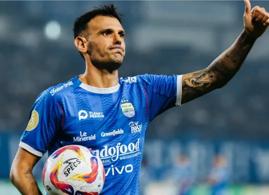 Tyronne del Pino, pemain Persib yang meraih penghargaan pemain terbaik Liga 1 2024/2025. (Sumber: Instagram Tyronne del Pino)