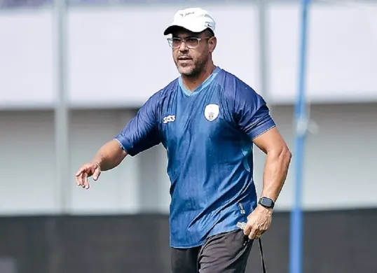 Pelatih Persita, Fabio Lefundes kasih kode bakal merapat ke Borneo FC di kompetisi Liga 1 2025-2026 musim depan. (Foto: ligaindonesiabaru.com)