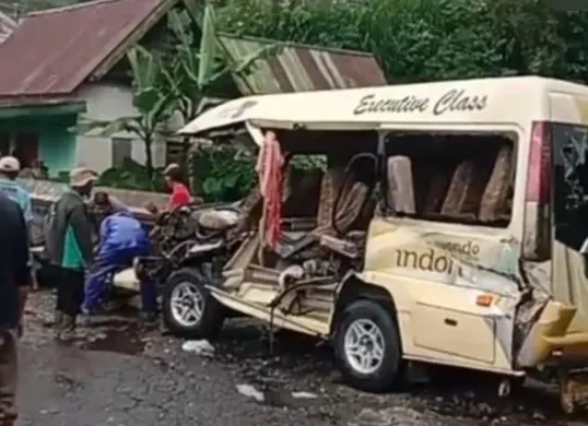 Kecelakaan mobil elf di Tawanmangu renggut nyawa 5 orang (Sumber: Intagram @beritakaranganyar)