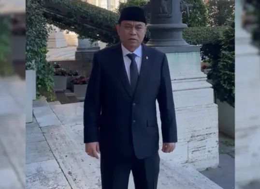 Pasbata pertanyakan keadilan pemberitaan kasus judol Kenapa hanya Budi Arie Setiadi yang disorot Simak penjelasan lengkapnya! (Sumber: Instagram/@budiariesetiadi)