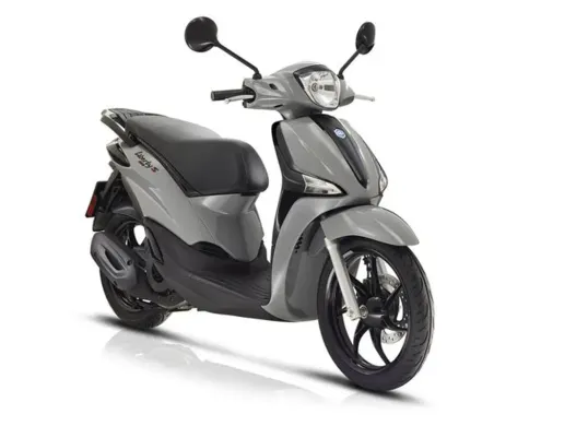 Piaggio Liberty S 125 hadir sebagai pesaing baru di pasar skutik 125 cc Indonesia yang selama ini didominasi merek Jepang seperti Honda dan Yamaha. (Sumber: Pinterest)
