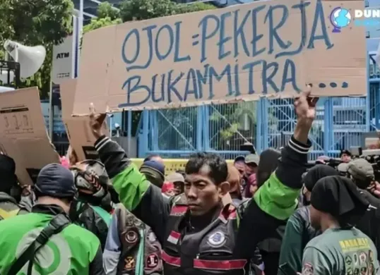 Demo driver ojol hari ini, Koalisi Ojol Nasional akui tak terlibat. (Sumber: tangkapan layar Instagram/@duniahariini17)