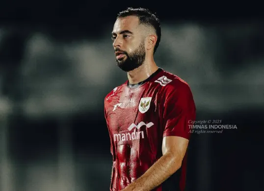 Potret pemain Timnas Indonesia, Jordi Amat yang dikabarkan menjadi rebutan Persija Jakarta dan Persib Bandung. (Foto: kitagaruda.id)