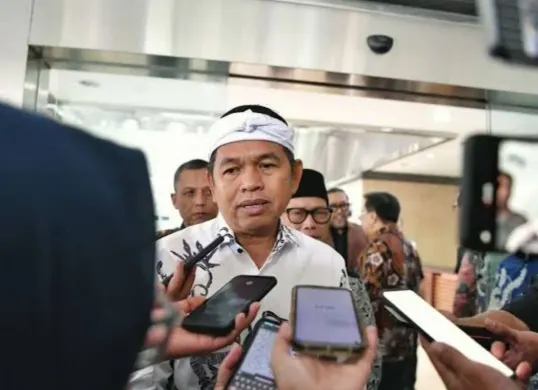 Gubernur Jawa Barat, Dedi Mulyadi disiram air oleh orang tak dikenal. (Sumber: jabarprov.go.id)