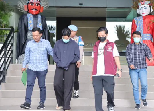 Musisi Onadio Leonardo alias Onad seusai menjalani pemeriksaan kesehatan pada Minggu, 2 November 2025. (Sumber: Istimewa)
