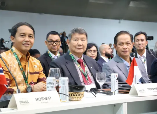 Utusan Khusus Presiden Republik Indonesia untuk Iklim dan Energi, Hashim S. Djojohadikusumo, saat menghadiri KTT Iklim Belem (Belem Climate Summit) dan Leaders Forum peluncuran TFFF di Brasil. (Sumber: Istimewa)