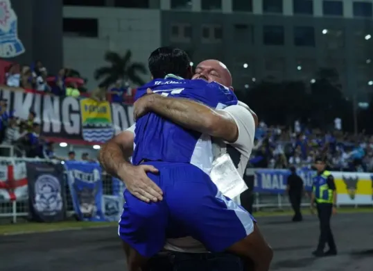 Bojan Hodak bilang begini ke pemain di ruang ganti sebelum Persib Bandung comeback lawan Selangor FC. (Sumber: persib.co.id)