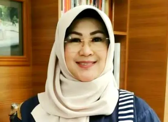 Potret Tifauzia Tyassuma atau dr Tifa yang ditetapkan sebagai tersangka atas kasus dugaan ijazah palsu Jokowi. (Sumber: X/@DokterTifa)
