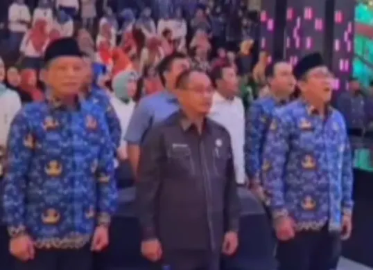 Ketua DPRD Kota Bekasi, Sardi Efendi menghadiri acara Pembukaan Pameran Dagang Lokal, Senin, 17 November 2025. (Sumber: Instagram/@humasdprdkotabekasi)