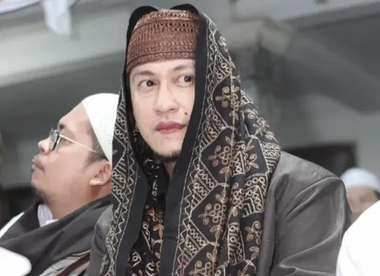 abib Bahar bin Smith resmi ditetapkan sebagai tersangka dalam kasus dugaan penganiayaan terhadap anggota Barisan Ansor Serbaguna (Banser) Kota Tangerang. (Sumber: TikTok/@habib_bahar_bin_smith)