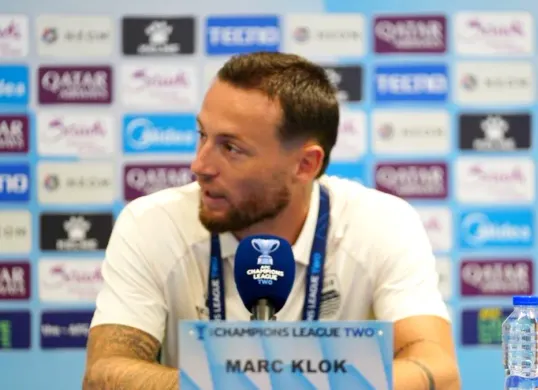 Potret kapten Persib Bandung, Marc Klok yang ingin mengulang kisah manis saat berhadapan dengan Lion City Sailors. (Sumber: Persib)