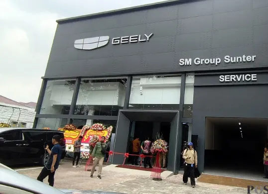 Geely Auto Indonesia bersama SM Group meresmikan diler baru di Sunter, Jakarta Utara. (Sumber: POSKOTA | Foto: Erwan Hartawan)