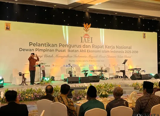 Menag, Nasaruddin Umar dilantik sebagai Ketua Ikatan Ahli Ekonomi Islam Indonesia (IAEI) periode 2025-2030. (Sumber: POSKOTA | Foto: Pandi Ramedhan)