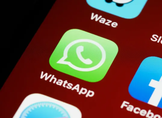 Tanda-tanda nomor WhatsApp diblokir dan cara mengeceknya secara tepat menjadi penting agar pengguna tidak salah menilai situasi.(Sumber: Unsplash/Brett Jordan)
