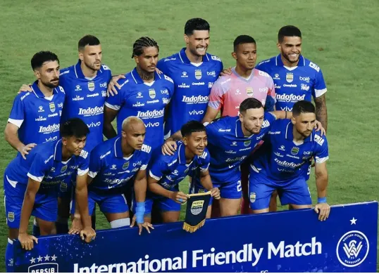 Skuad Persib Bandung saat berlaga di Stadion Gelora Bandung Lautan Api, sebelum memasuki rangkaian empat laga tandang beruntun. (Sumber: Instagram/@persib)