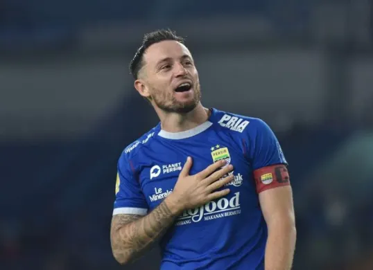 Marc Klok bertekad persembahkan kemenangan untuk Persib (Sumber: persib.co.id)
