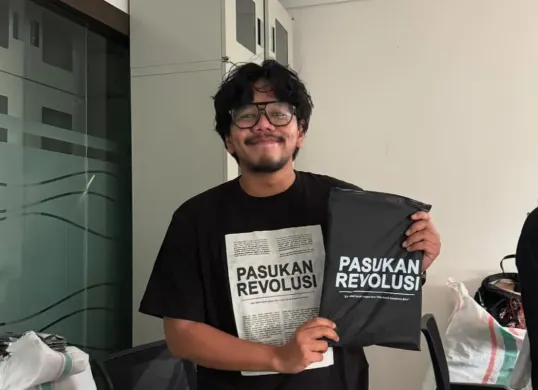 Ferry Irwandi komentari soal gas air mata masuk kampus di Bandung. (Sumber: Instagram)