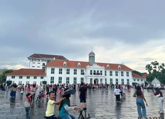 Ilustrasi Kota Tua Jakarta yang bisa dikunjungi dengan memanfaatkan tarif Rp1 transportasi publik. (Sumber: Poskota/Pandi Ramedhan)