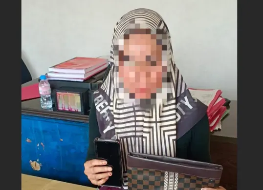 NA di Mapolsek Cikande usai tertangkap tangan mencopet dompet seorang karyawati di salah satu pusat jajanan di Jalan Raya Lanud Gorda, Desa/Kecamatan Kibin, Kabupaten Serang. (Sumber: Dok Polsek Cikande)