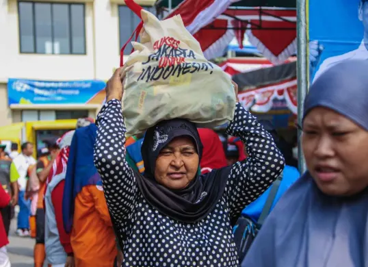 Pemerintah Provinsi (Pemprov) DKI Jakarta kembali menghadirkan program sembako bersubsidi melalui mekanisme digital antrean Kartu Jakarta Pintar (KJP) Plus pada September 2025. (Sumber: pasar jaya)