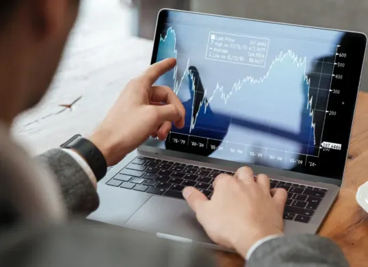 Cara membeli saham luar negeri. (Sumber: Freepik)