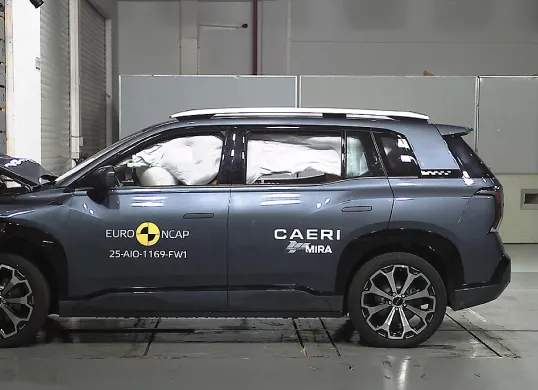 AION V raih bintang 5 dari Euro NCAP 2025 dengan skor tinggi untuk perlindungan penumpang dewasa dan anak. (Sumber: GAC Indonesia)