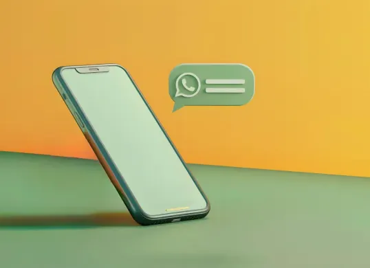 Tutorial pin chat WhatsApp di iPhone. (Sumber: Freepik)