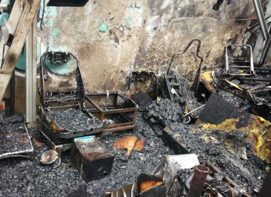 Kebakaran bengkel aksesori jok mobil di kawasan Kelurahan Kelapa Gading Timur, Kelapa Gading, Jakarta Utara, Jumat, 19 September 2025. (Sumber: Dok. Damkar Jakut)