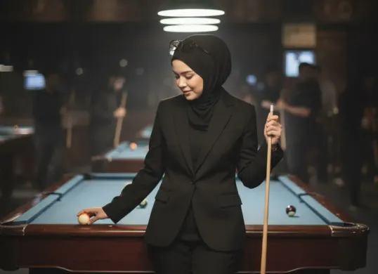 8 inspirasi prompt Gemini AI untuk hasilkan foto biliar kekinian. (Sumber: Gemini AI)