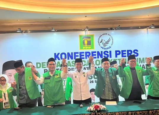 Konferensi pers deklarasi Calon Ketua Umum (Caketum) Partai Persatuan Pembangunan (PPP) di wilayah Jakarta Pusat, Jumat, 26 September 2025 malam. (Sumber: Poskota/Pandi Ramedhan)