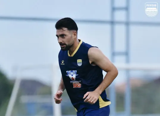 Cek prediksi susunan pemain Persib Bandung lawan Bangkok United di ACL 2 2025/2026. (Sumber: Instagram/@persib)