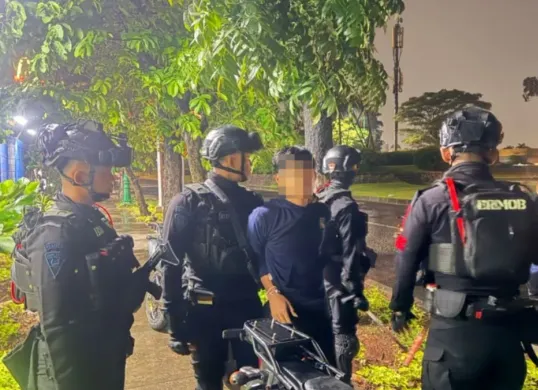 Tim Patra Batalyon D Pelopor Satuan Brimob Polda Metro Jaya menggagalkan rencana aksi tawuran remaja saat melaksanakan patroli rayonisasi di wilayah Cikarang Utara, Kabupaten Bekasi, Sabtu, 4 April 2026. (Sumber: Dok. Polda Metro Jaya)