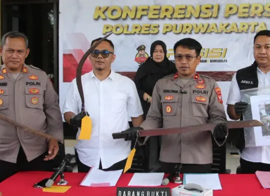 Konferensi pers terkait tawuran remaja di Purwakarta pada Senin, 20 April 2026. (Sumber: Istimewa)