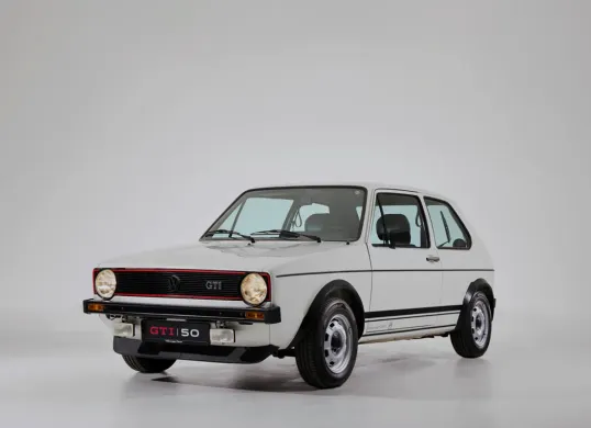 Volkswagen Golf GTI menandai lima dekade eksistensinya sebagai salah satu model paling berpengaruh. (Sumber: Volkswagen)